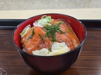 26_みなとオアシス境港_燻製境港サーモンを使った海鮮いぶし丼