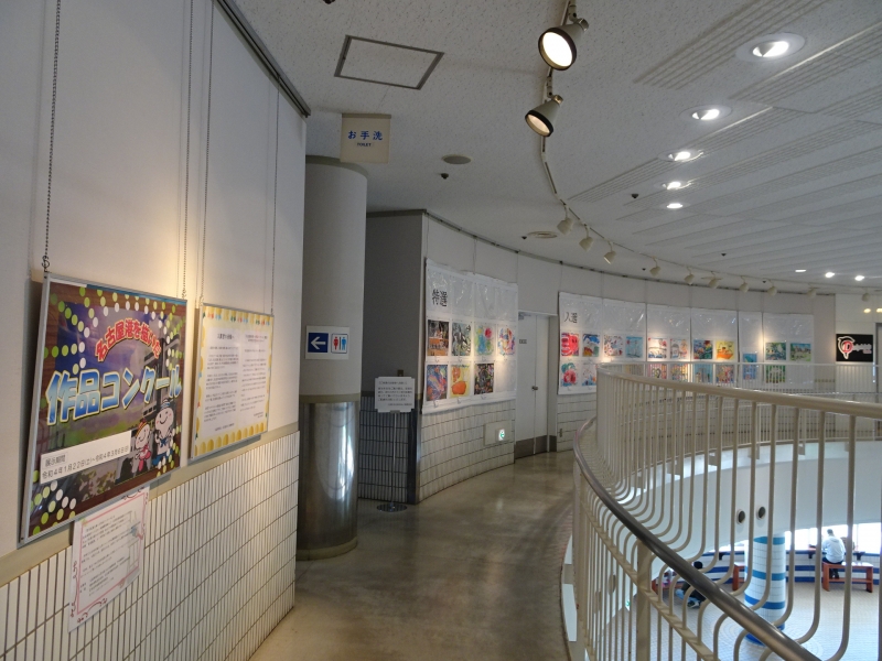 名古屋港を描いた作品コンクール展示