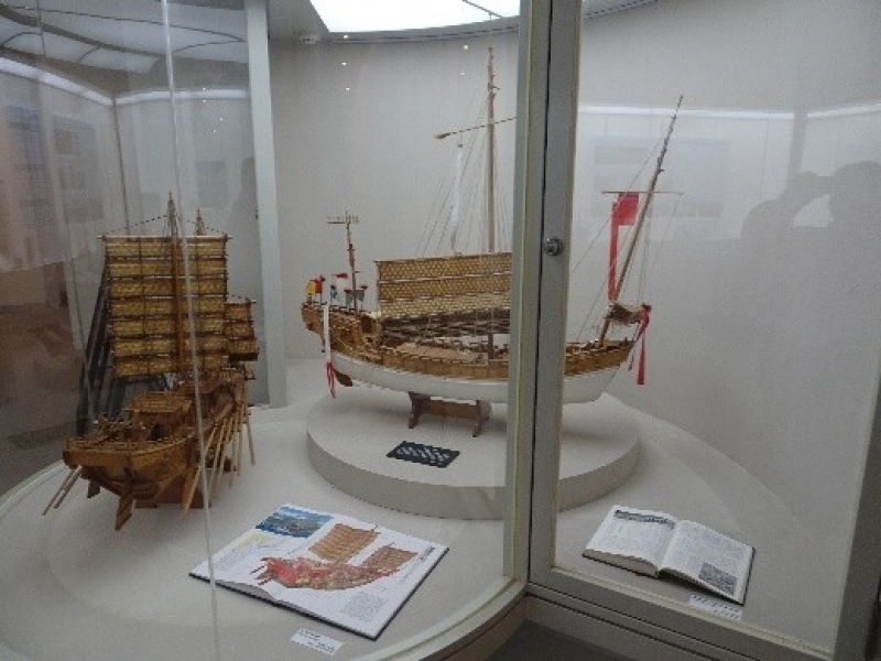 ③期間展示の様子（遣唐使船とジャンク船）